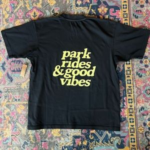 NWT Adelaide’s Fort Park Rides & Good Vibes Disney T Shirt size Large